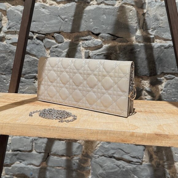 Christian Dior Pearl Grey Patent Cannage Chain Clutch - Picture 15 of 16